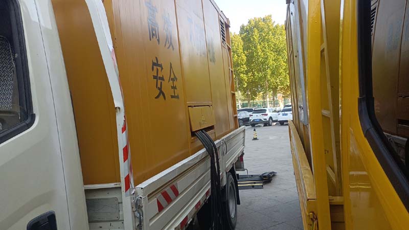 金东如何判断柴油发电机组和UPS电源的切换时间是否符合要求？