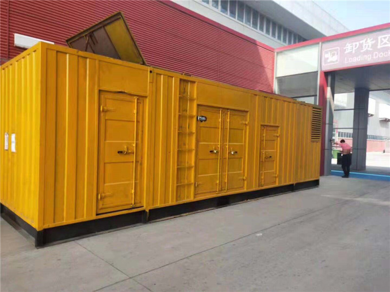 金东国内外发电机组租赁合同在明确设备维护责任方面有哪些不同做法？
